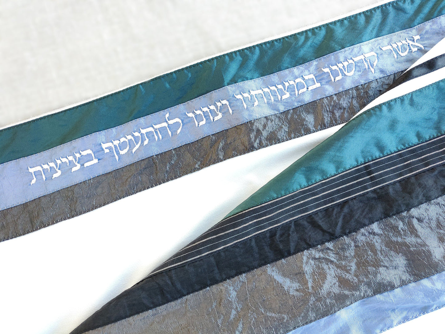 Elegant Gabrieli tallit - Turquoise on White
