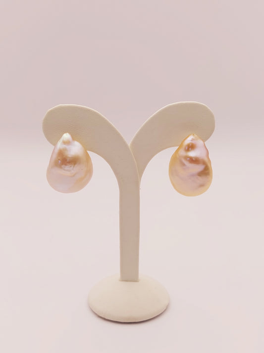 Freshwater Baroque Earring