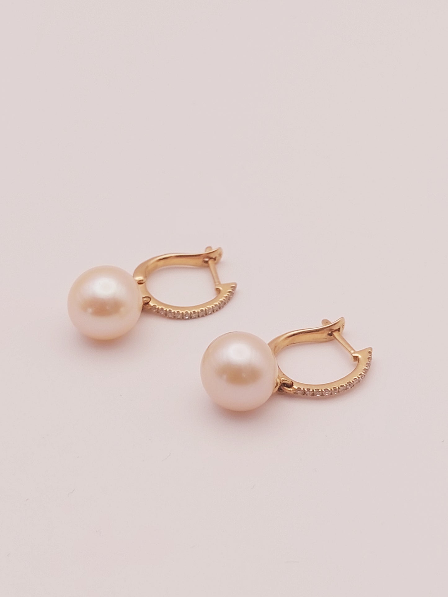 Freshwater Pearl and Diamonds Earrings