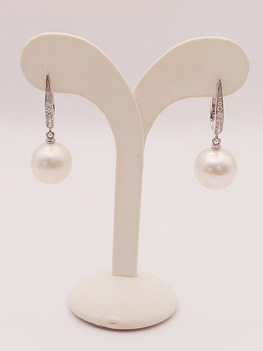 White South Pearl Earrings with Diamonds