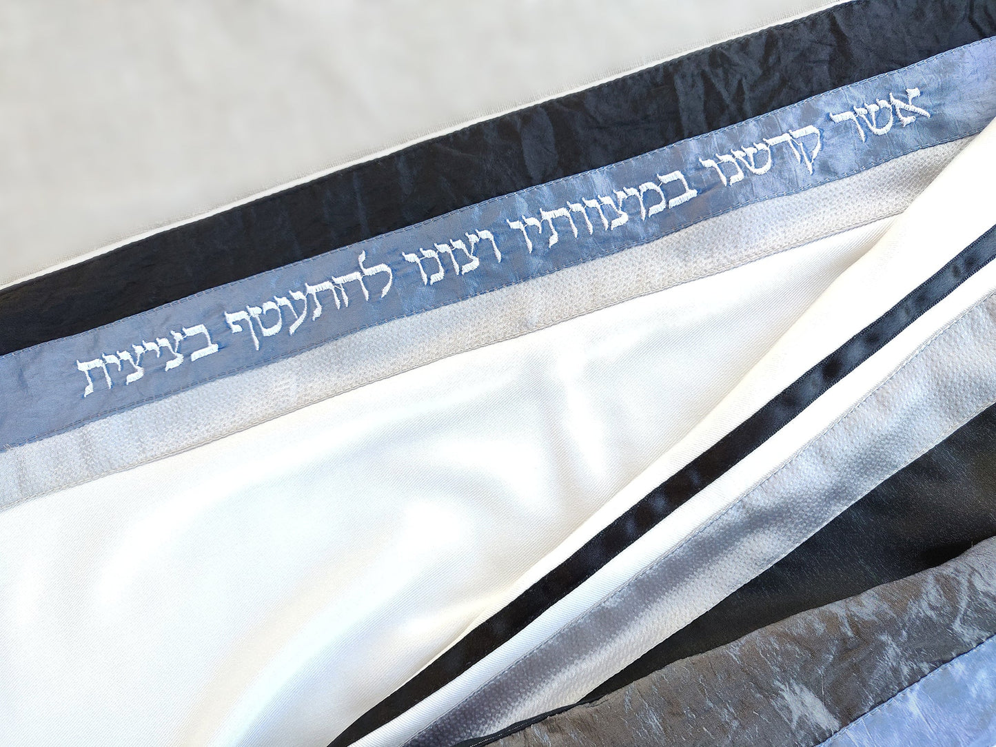 Elegant Gabrieli tallit - Black on White